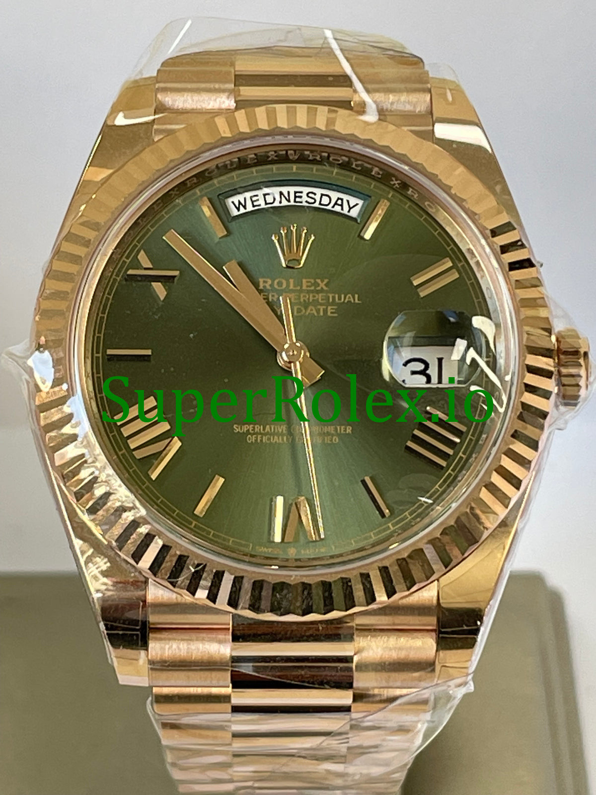 Day-Date 40MM Everose Gold Ref.228235 - Olive Green Roman Dial