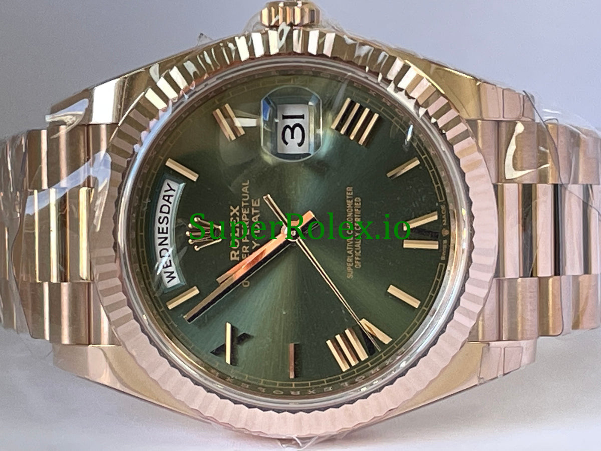 Day-Date 40MM Everose Gold Ref.228235 - Olive Green Roman Dial