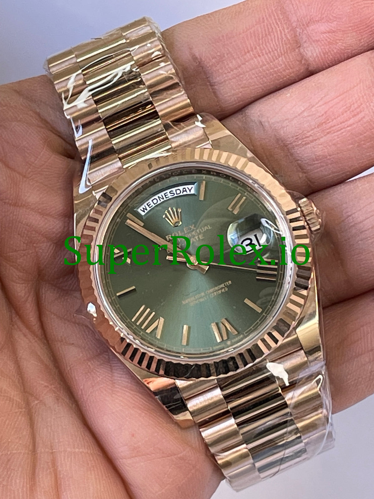 Day-Date 40MM Everose Gold Ref.228235 - Olive Green Roman Dial