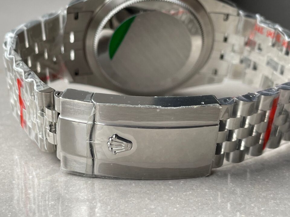 Noob FACTORY 1:1 Sky-Dweller 326935 SS Green Dial