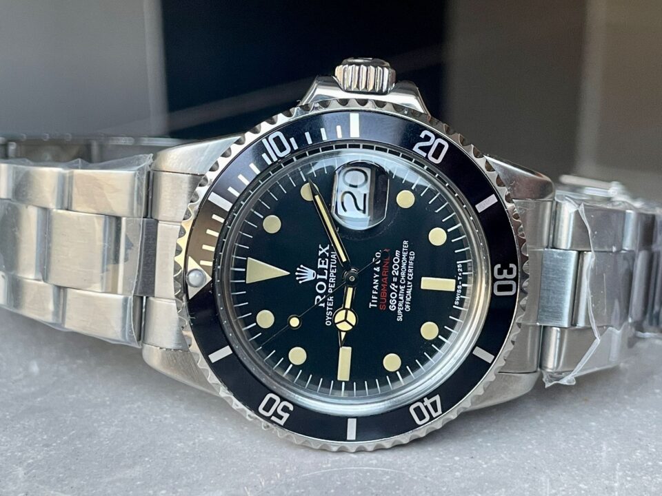 VINTAGE Submariner Date Tiffany & Co 16610A30B9315 Black dial with SS bracelet