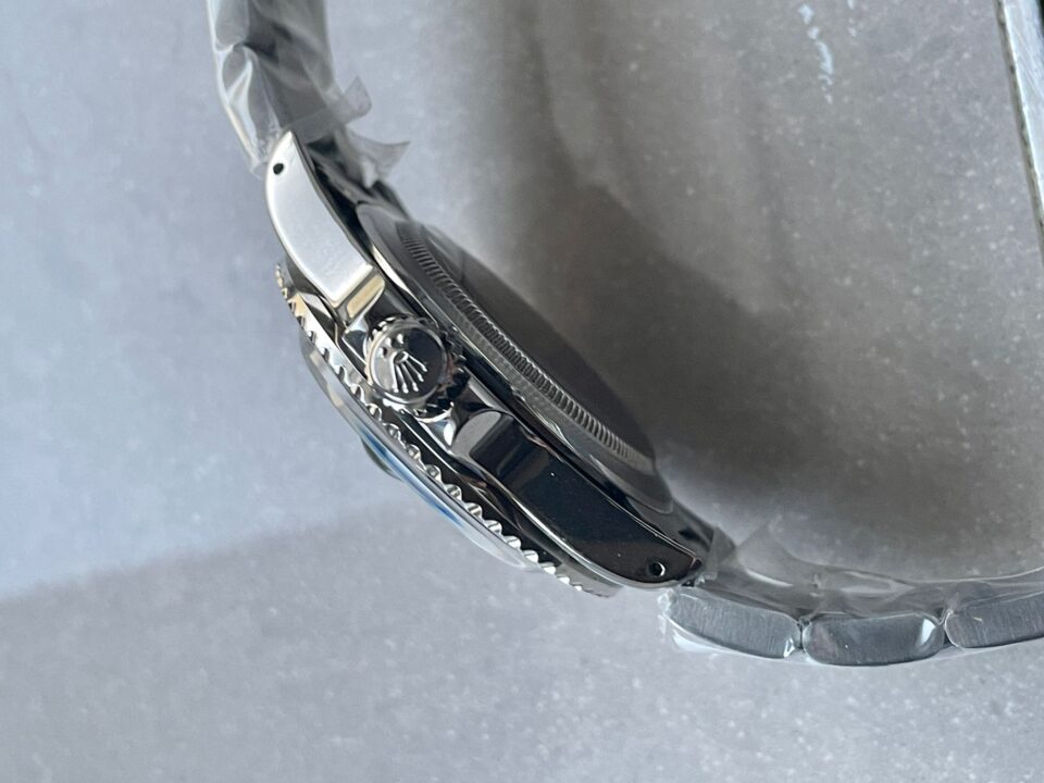 VINTAGE Submariner Date Tiffany & Co 16610A30B9315 Black dial with SS bracelet