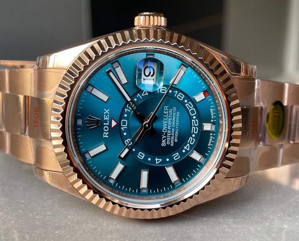Noob FACTORY 1:1 Sky-Dweller 326935 RG/SS Turquosi Dial