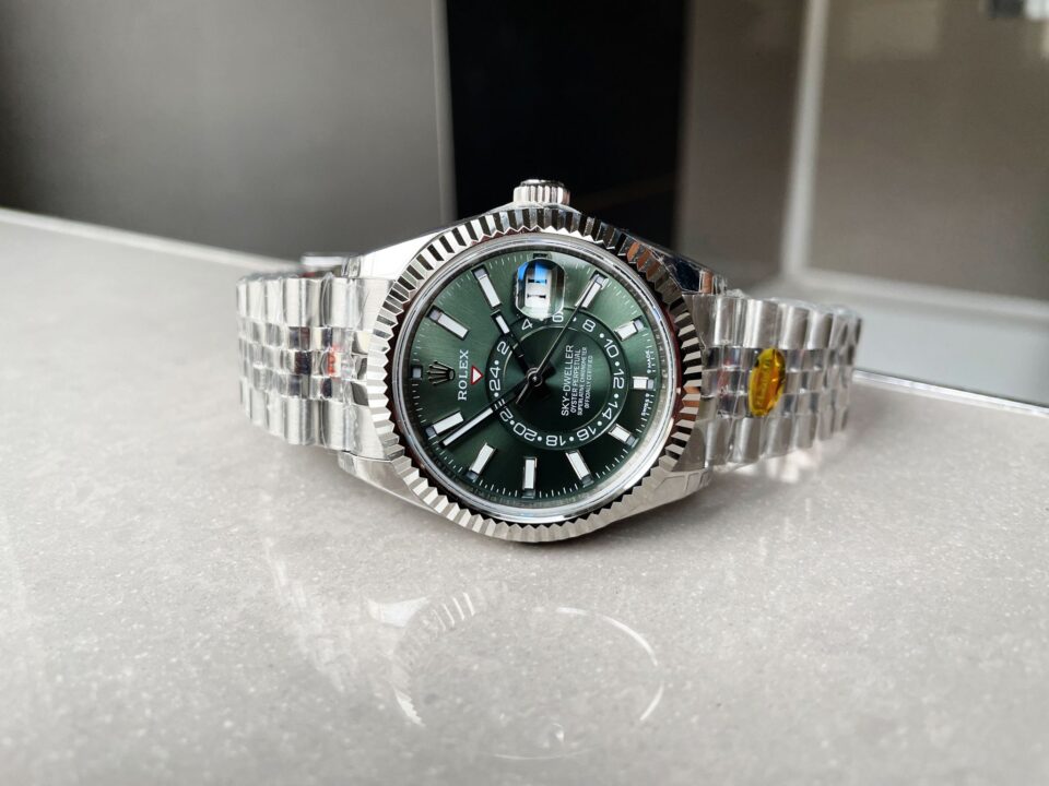 Noob FACTORY 1:1 Sky-Dweller 326935 SS Green Dial
