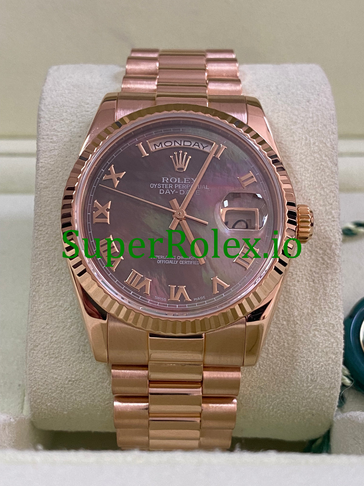 Day-Date 36MM Everose Gold Tahitian Mother of Pearl Roman Dial Ref.118235