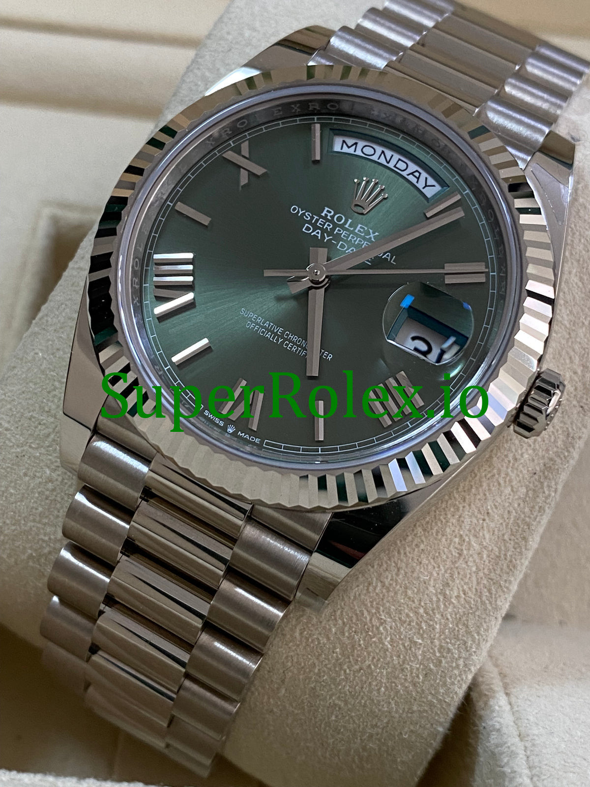 Day-Date 40MM Ref.228239 - Olive Green Bevelled Roman Dial