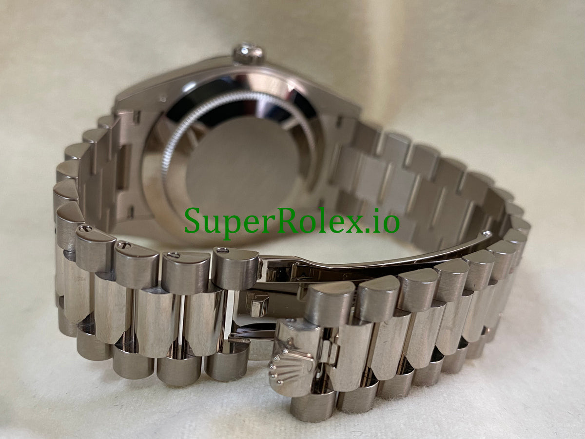 Day-Date 40MM Ref.228239 - Olive Green Bevelled Roman Dial