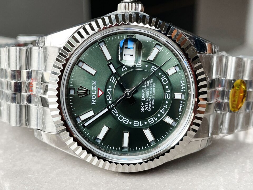 Noob FACTORY 1:1 Sky-Dweller 326935 SS Green Dial