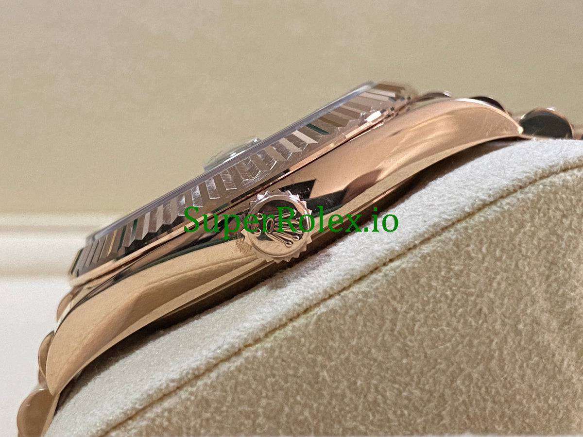 Day-Date 40MM Everose Gold Ref.228235 Olive Green Roman Dial