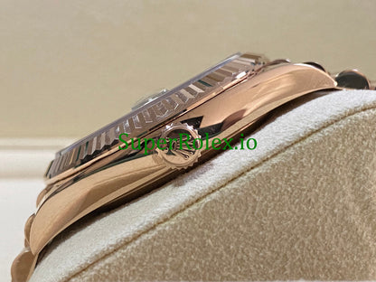 Day-Date 40MM Everose Gold Ref.228235 Olive Green Roman Dial