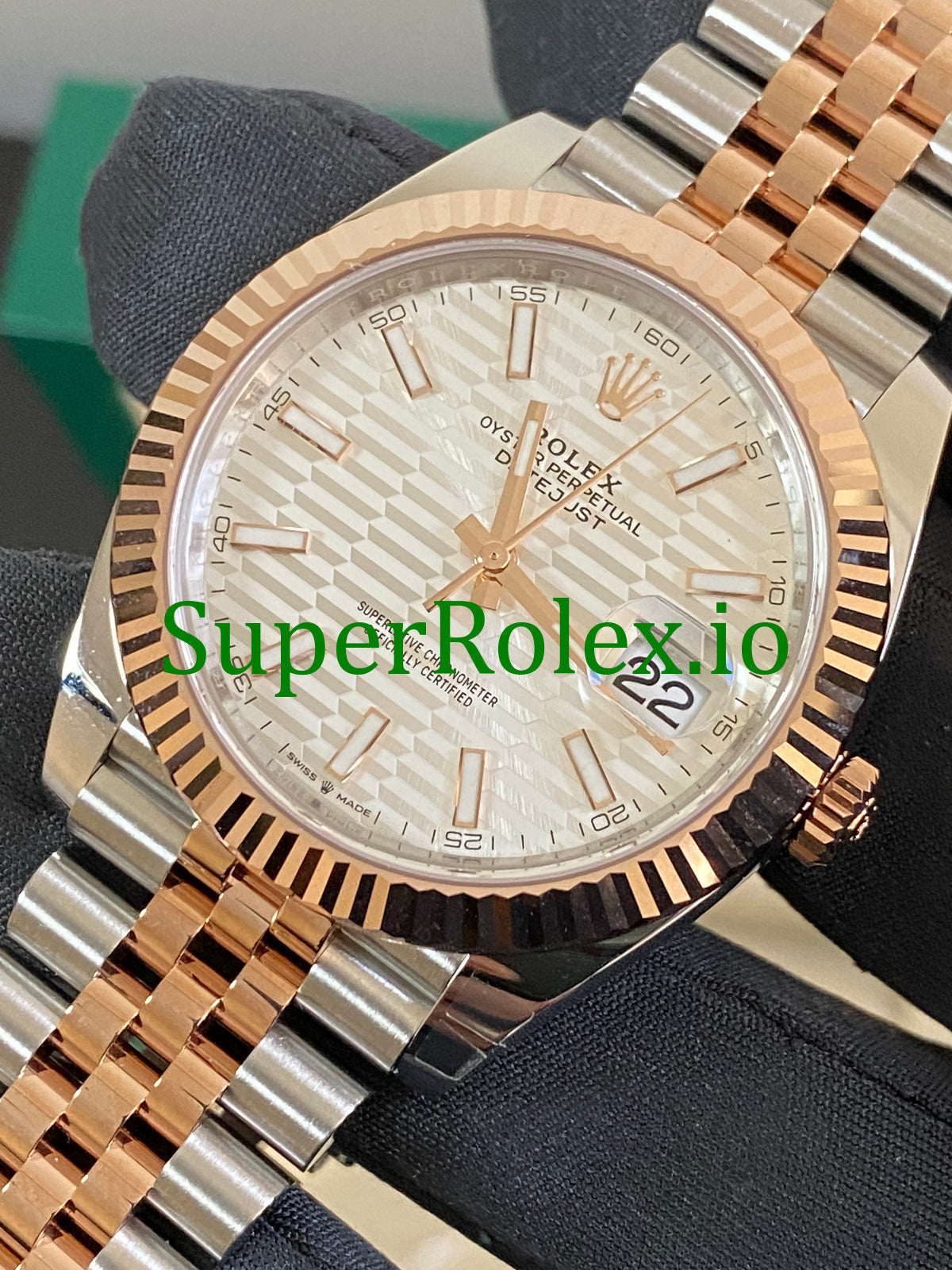 Datejust 41 Steel and Everose Gold Silver Fluted-Motif Dial Ref.126331
